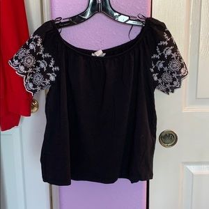 ✨ black and white off the shoulder top ✨